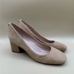 Donald Pliner Audry Size 7.5 Beige Suede Block Heel Pumps Slip-On Dress Shoes